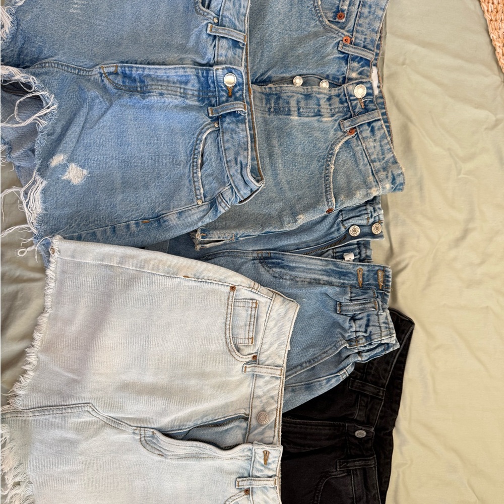 Zara Women's Jean Shorts - Blue and Black